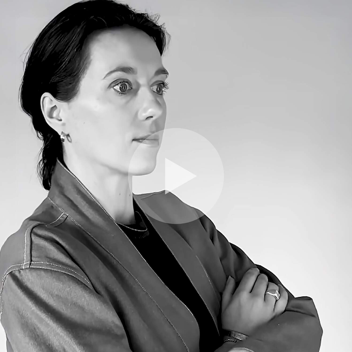 Linde Freya Tangelder introduces Fluid Joinery   Side Table