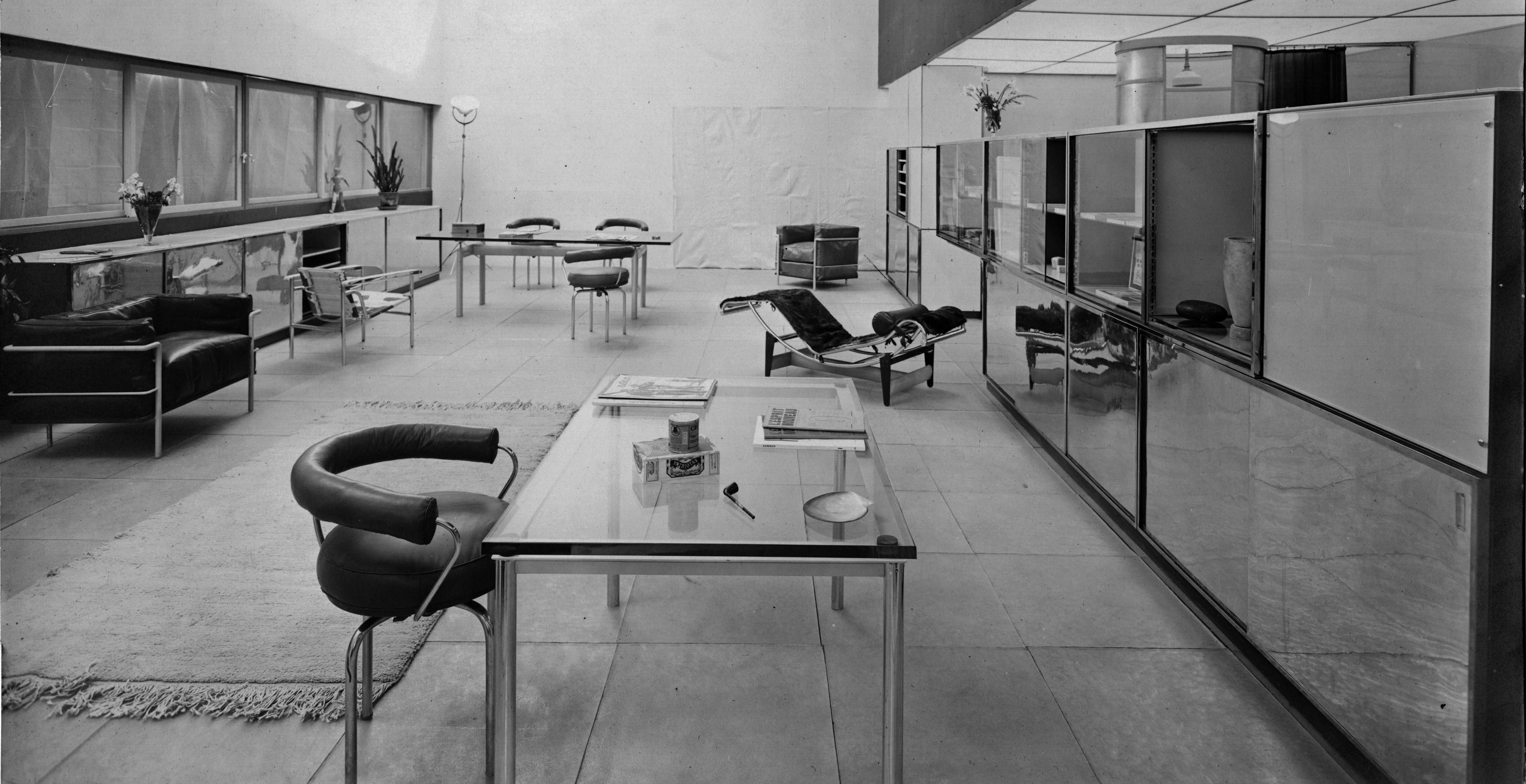 PARIS MODERNE 1914-1945: ARCHITECTURE, DESIGN, FILM, FASHION