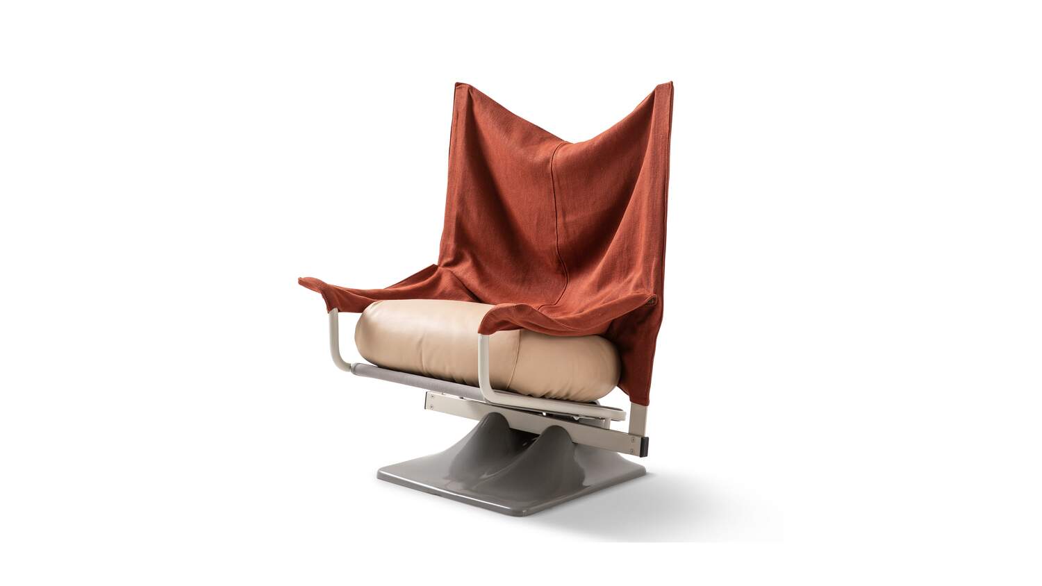 01 dettagli 650 aeo armchair 1