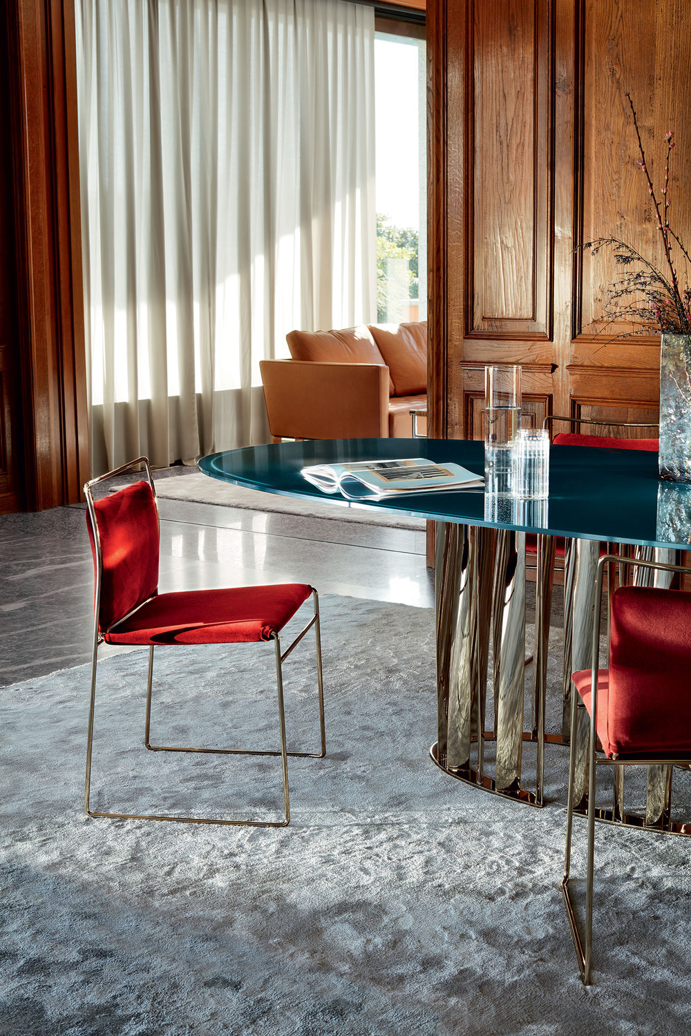 Boboli table, sinuous balance | Rodolfo Dordoni