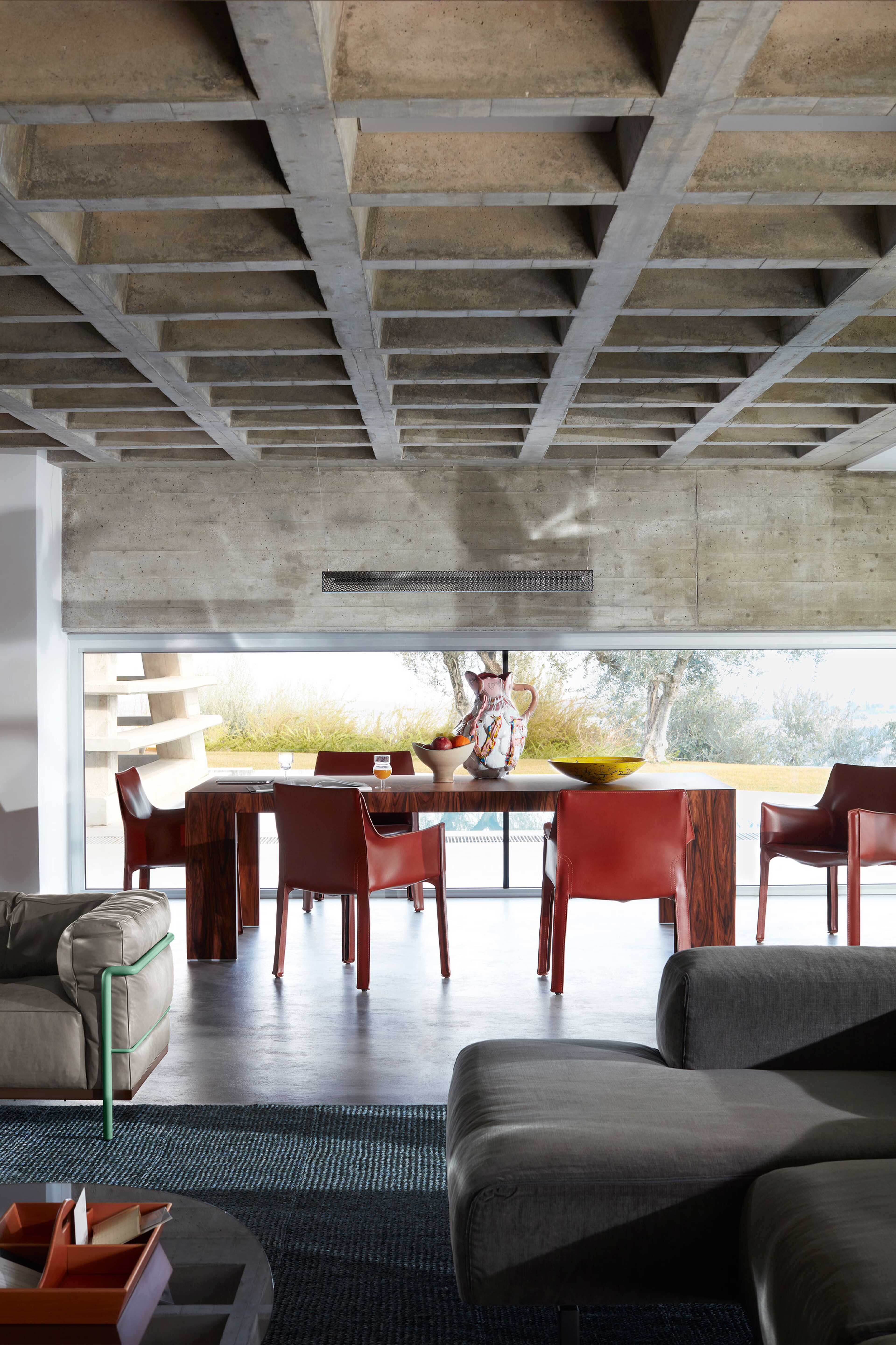 Cab 413 Cowhide chair | Mario Bellini | Cassina