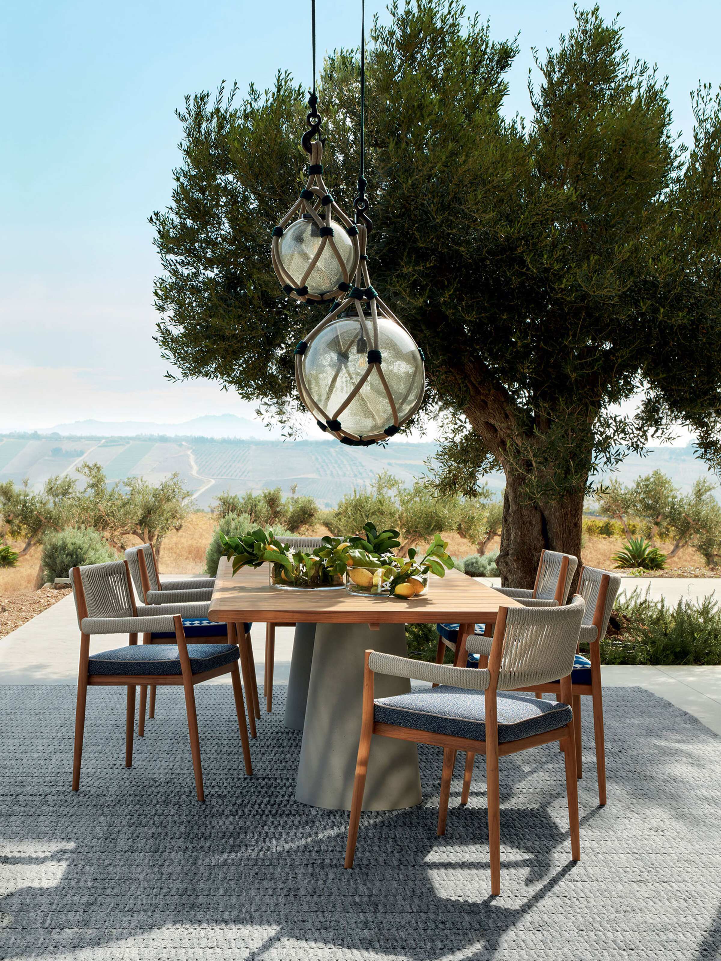 Dine Out rectangular outdoor table - Italian design by Rodolfo Dordoni