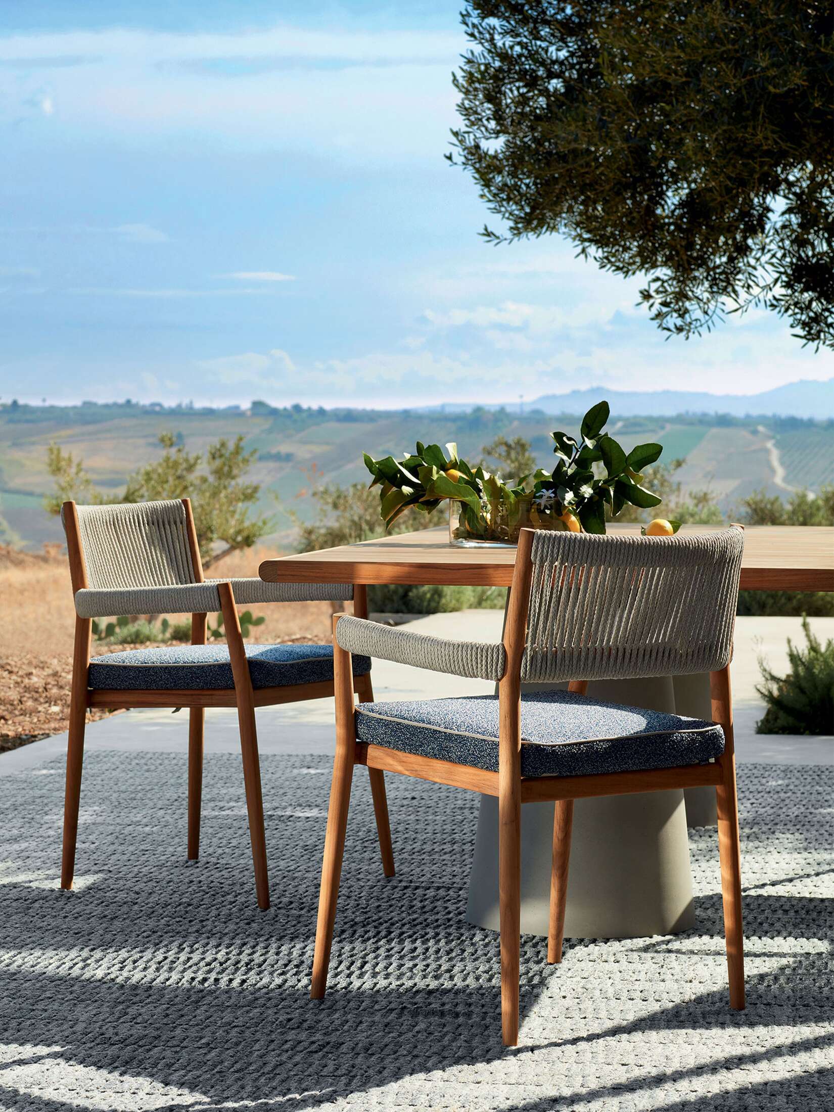 Dine Out rectangular outdoor table - Italian design by Rodolfo Dordoni