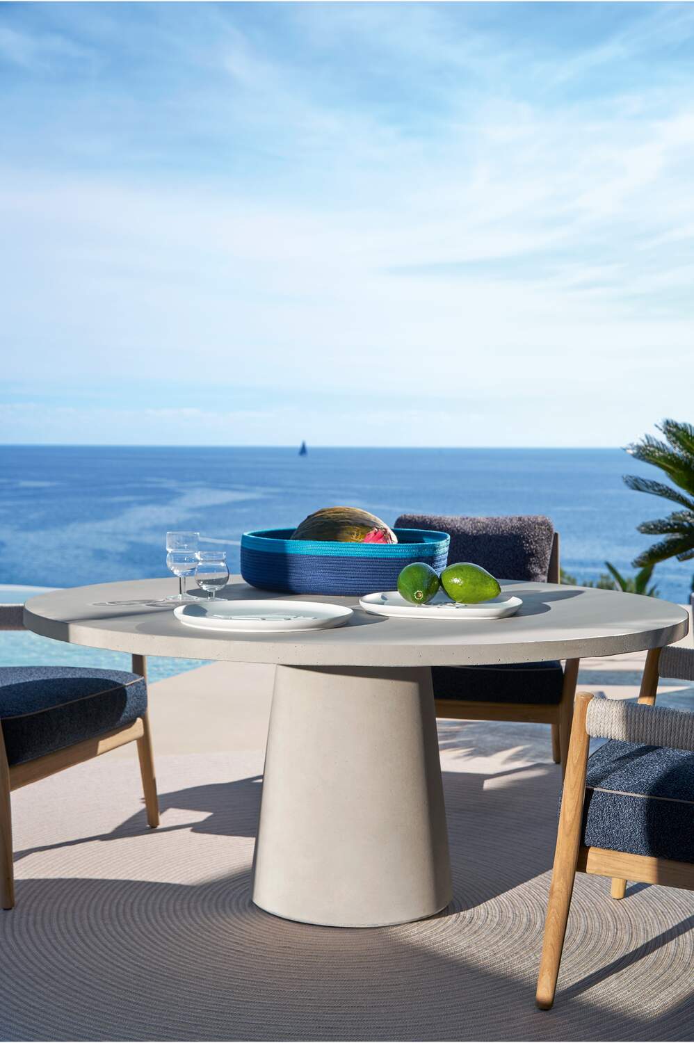 Dine Out outdoor table - Italian design by Rodolfo Dordoni