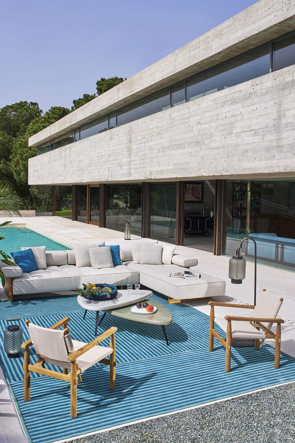 Doron Hotel Outdoor armchair by Charlotte Perriand | Cassina