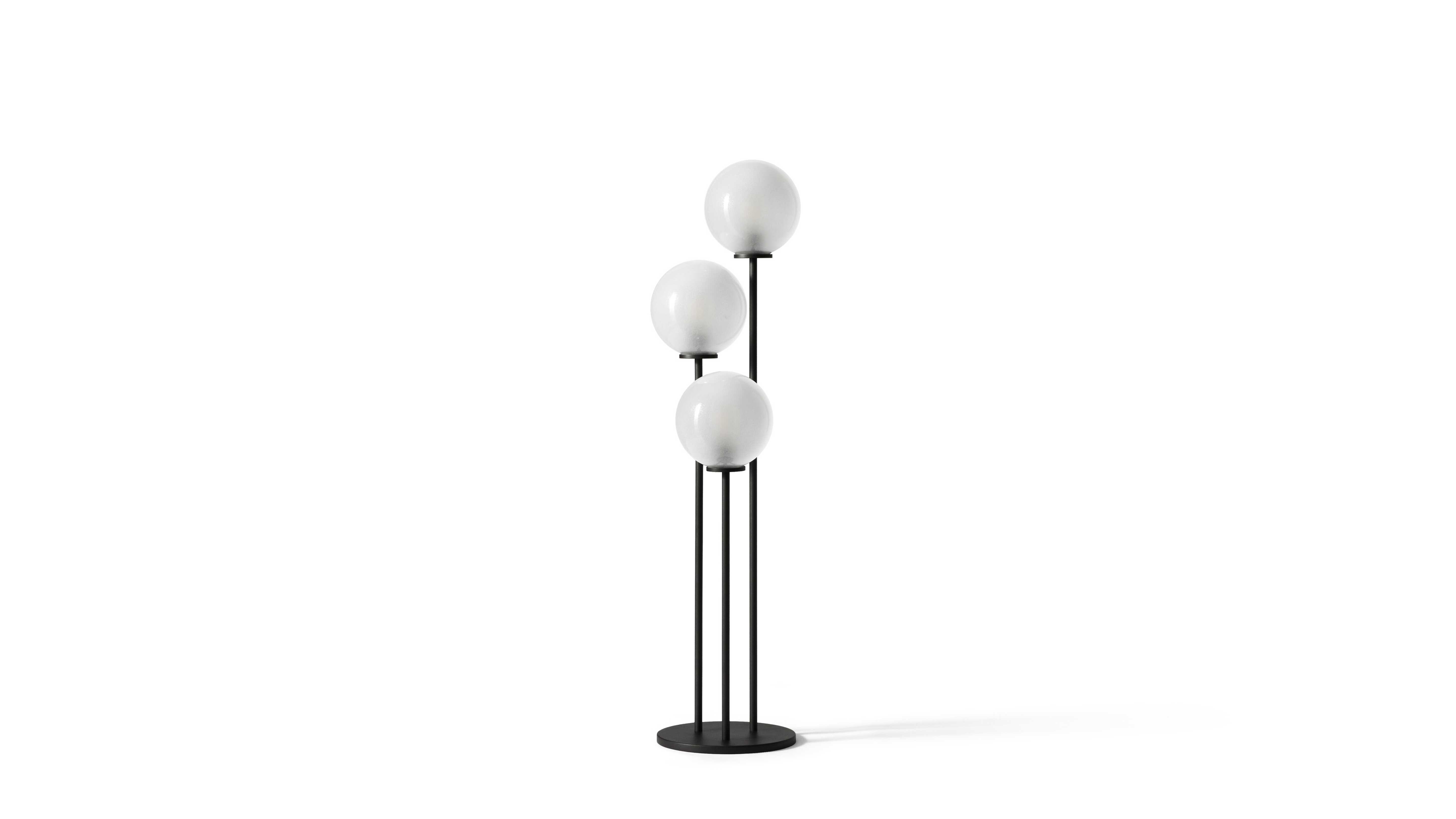 Eliomoon Lamp, Design by Cassina Eliomoon Lamp, Design by Cassina