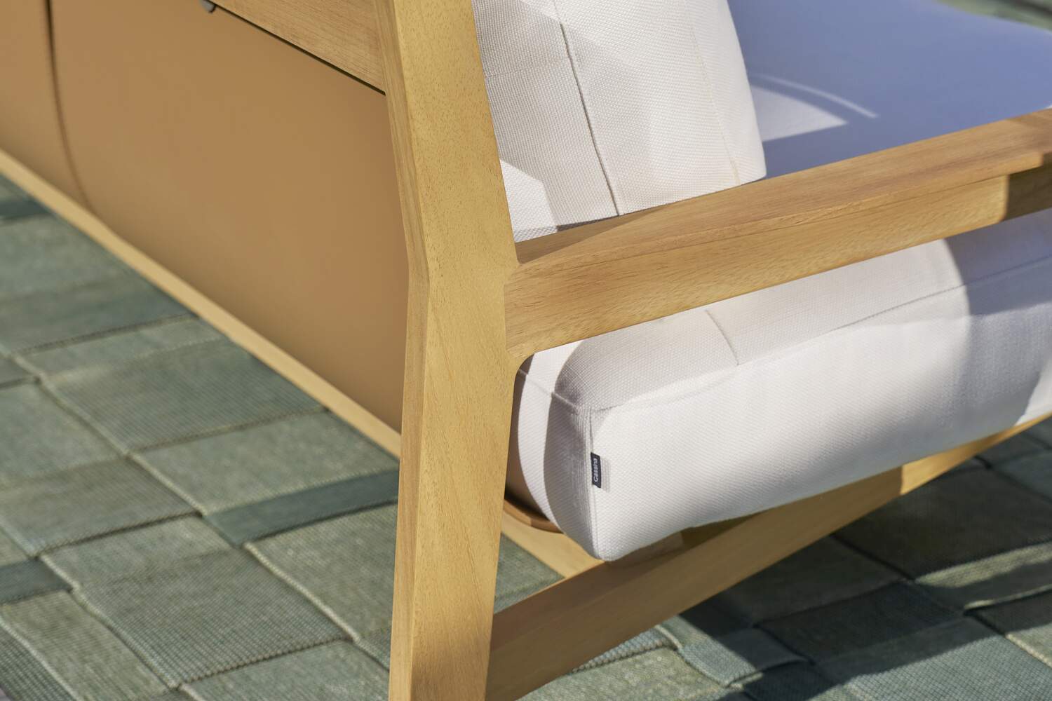 Eloro outdoor sofa - Italian design by Rodolfo Dordoni