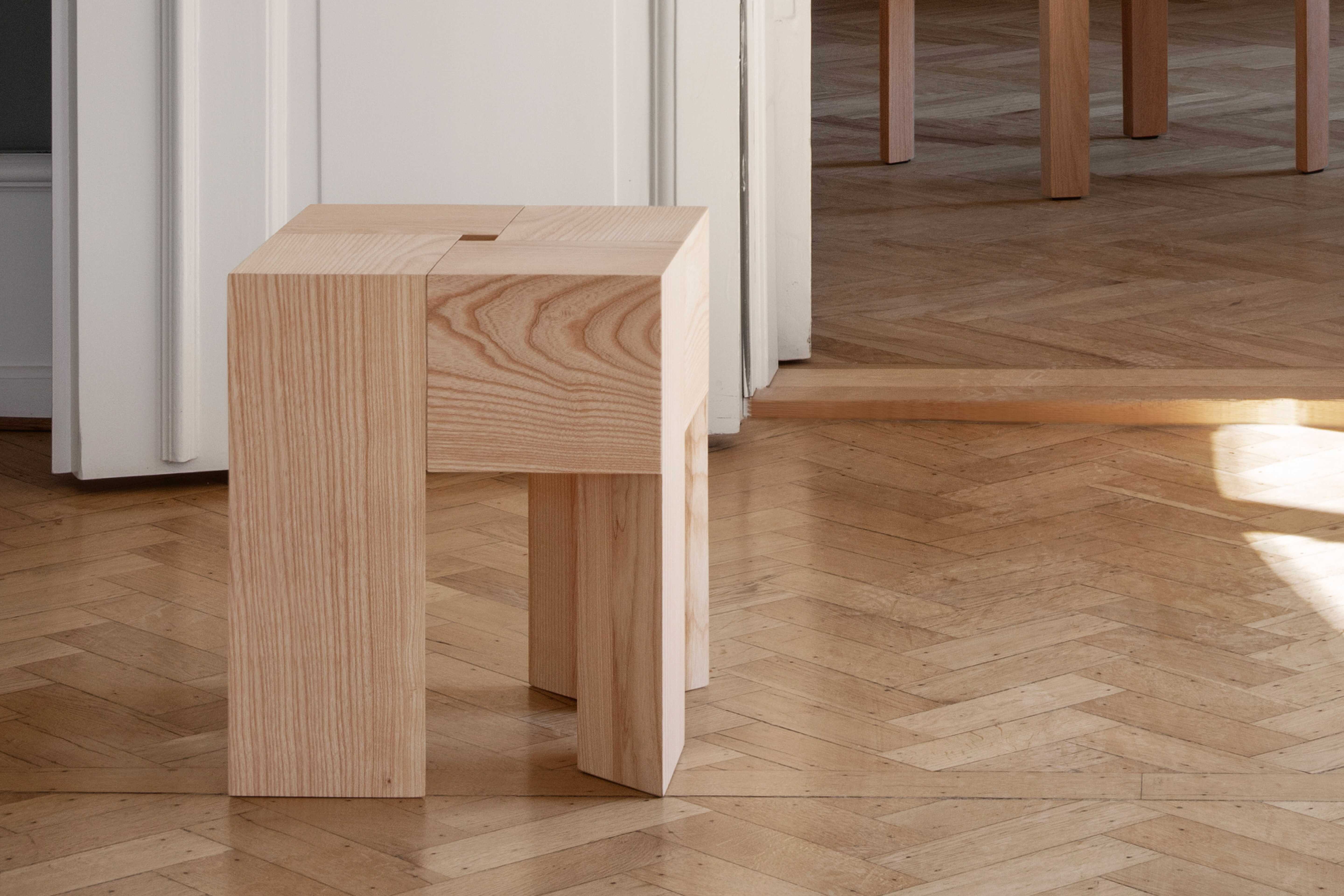 Cassina トライアングル スツール