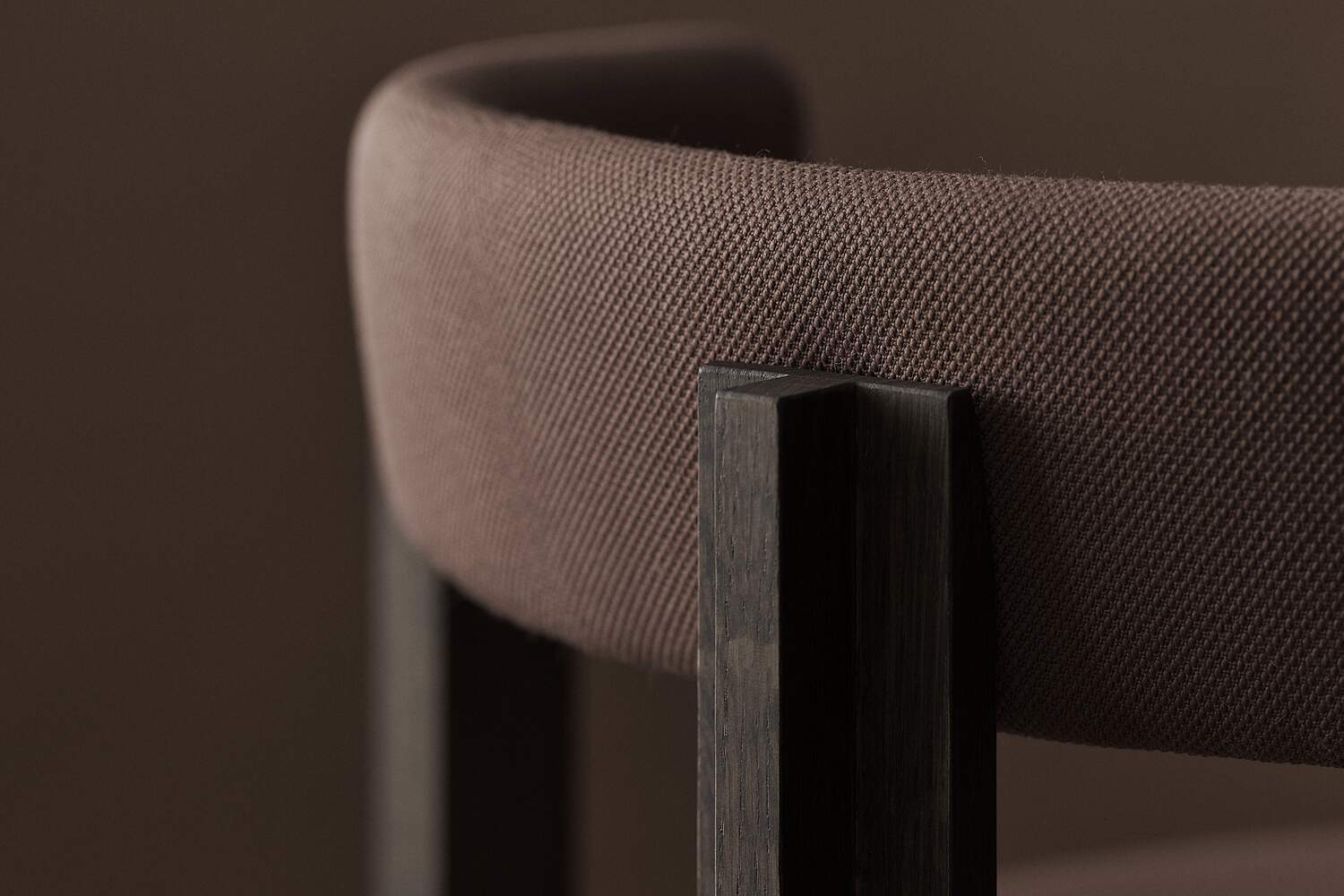 04 ambienti principal bar chair2