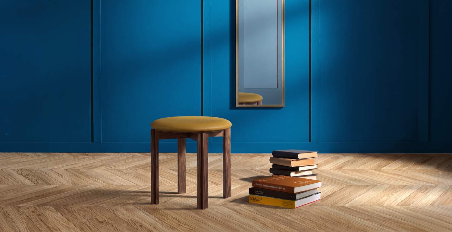 01 hero principal stool
