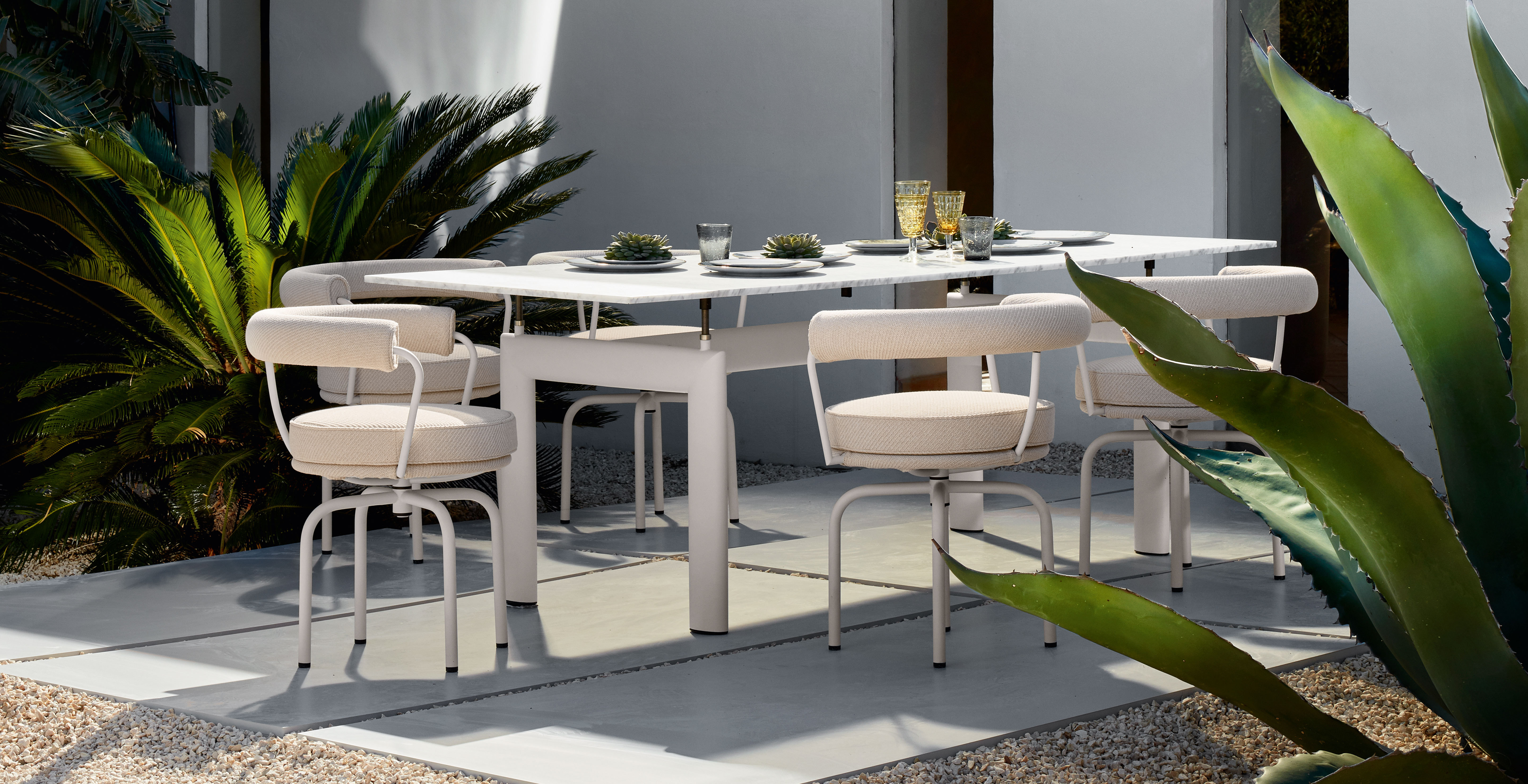 6 Table tube d'avion table | Outdoor | Le Corbusier, P