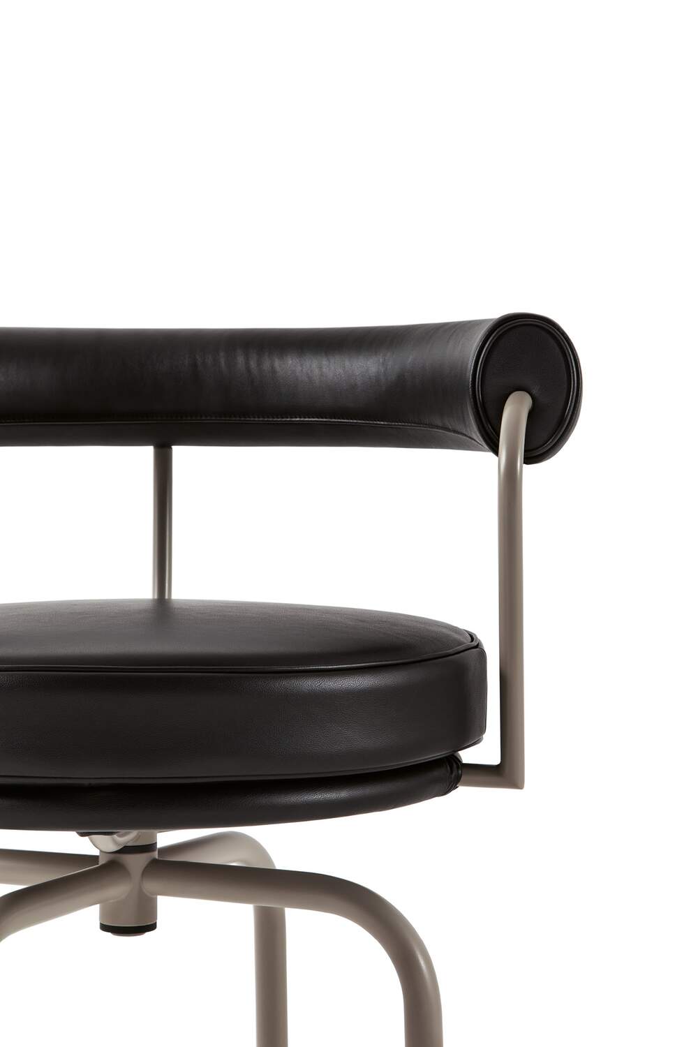 カッシーナ　LC7 レザー　ブラックフレーム 7 Siège tournant, fauteuil chair | Le Corbusier, P. Jeanneret, C