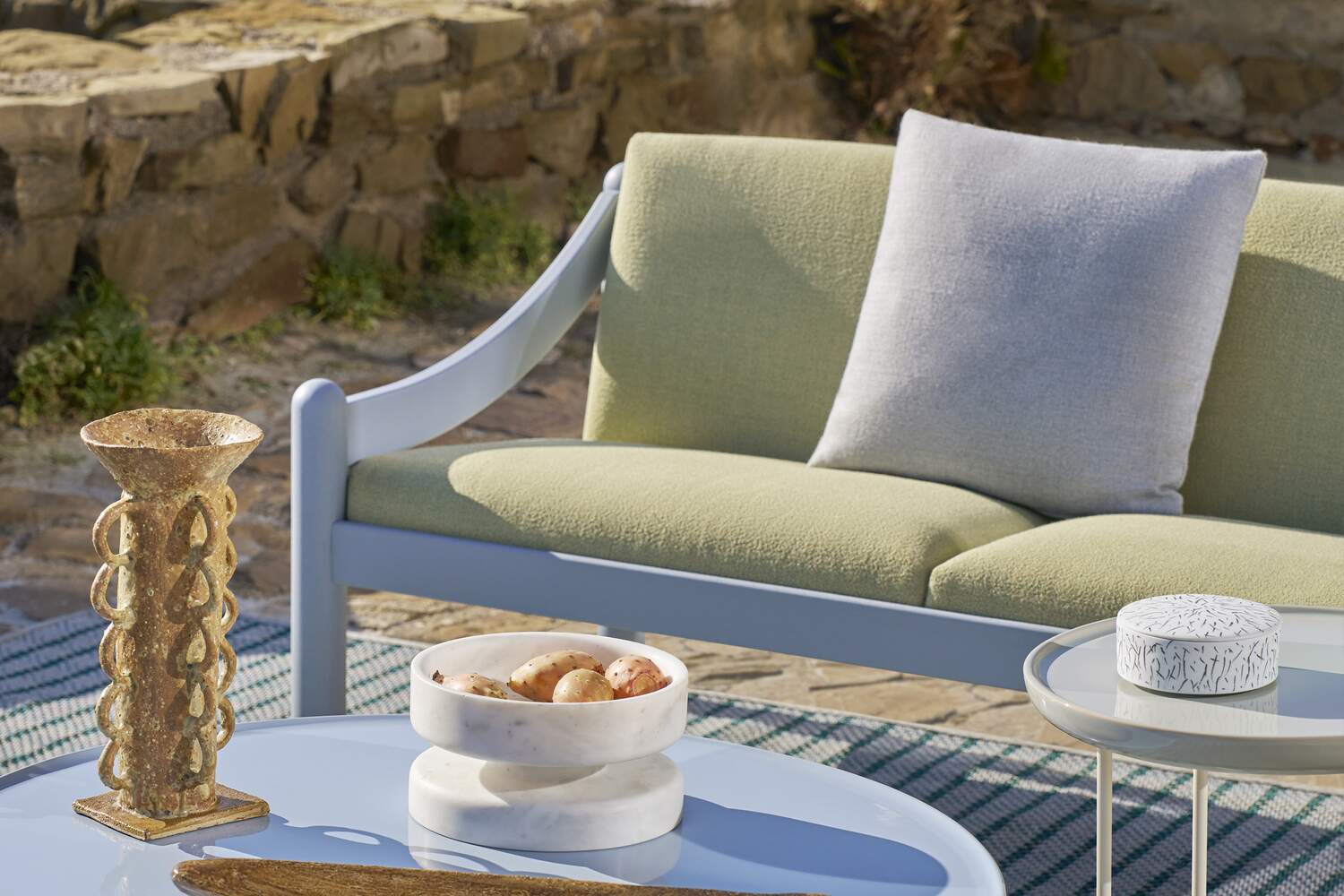 Novetrenta outdoor sofa - Italian design by Vico Magistretti