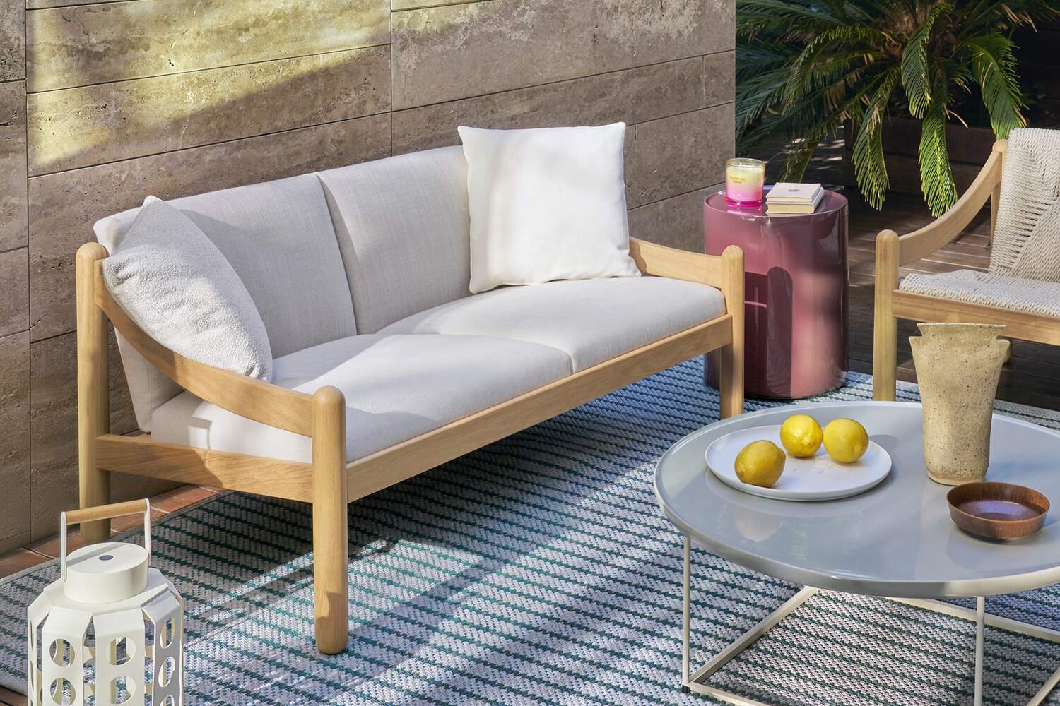 Novetrenta outdoor sofa - Italian design by Vico Magistretti