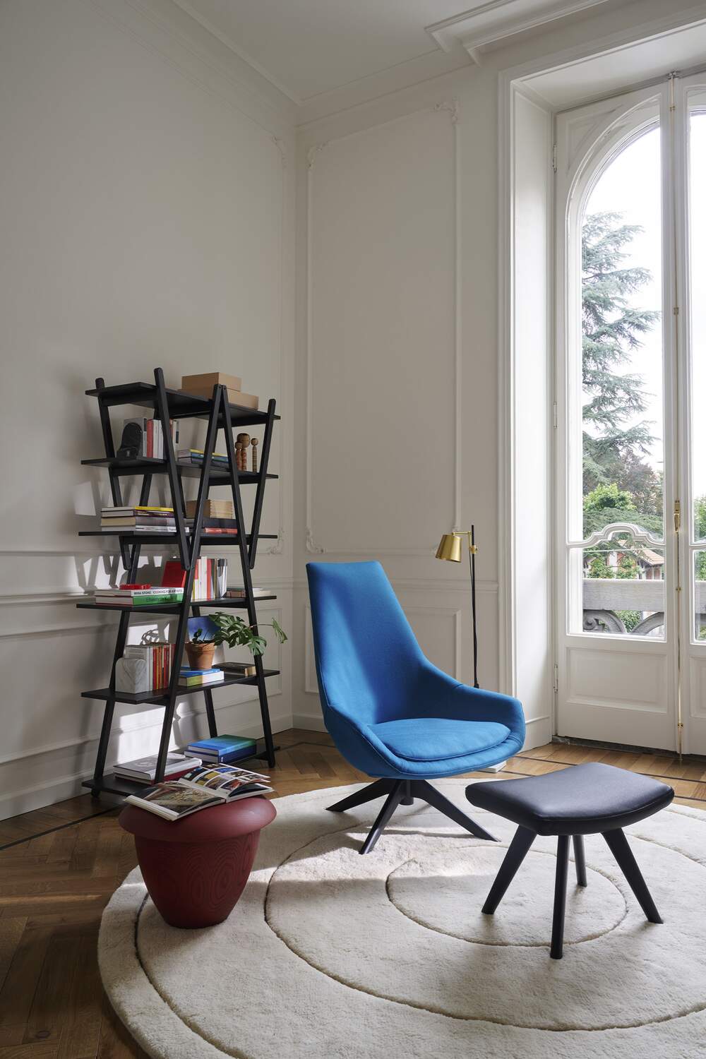 Nuvola Rossa Bookcase by Vico Magistretti | Cassina
