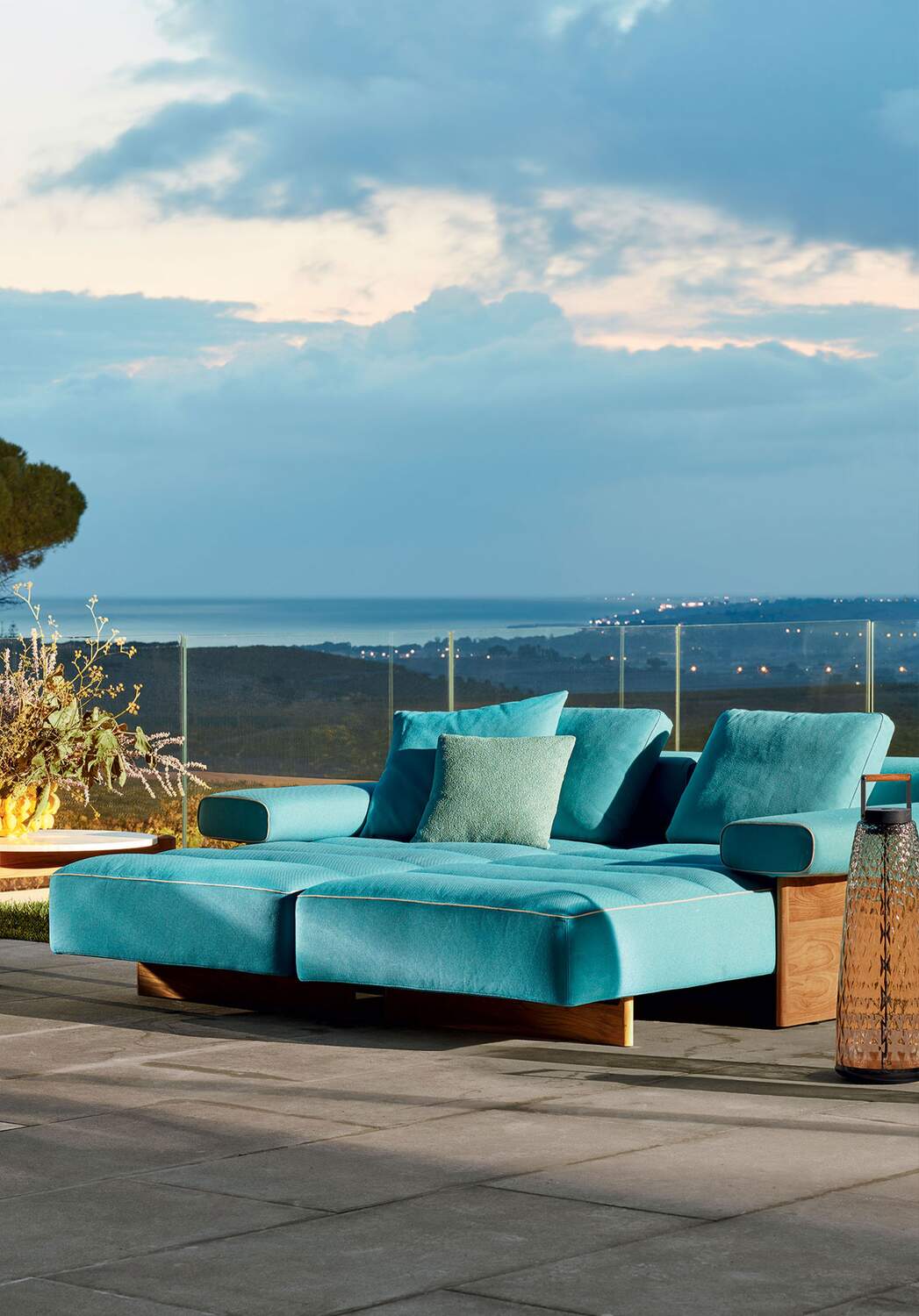 Sail Out Sofa by Rodolfo Dordoni | Cassina