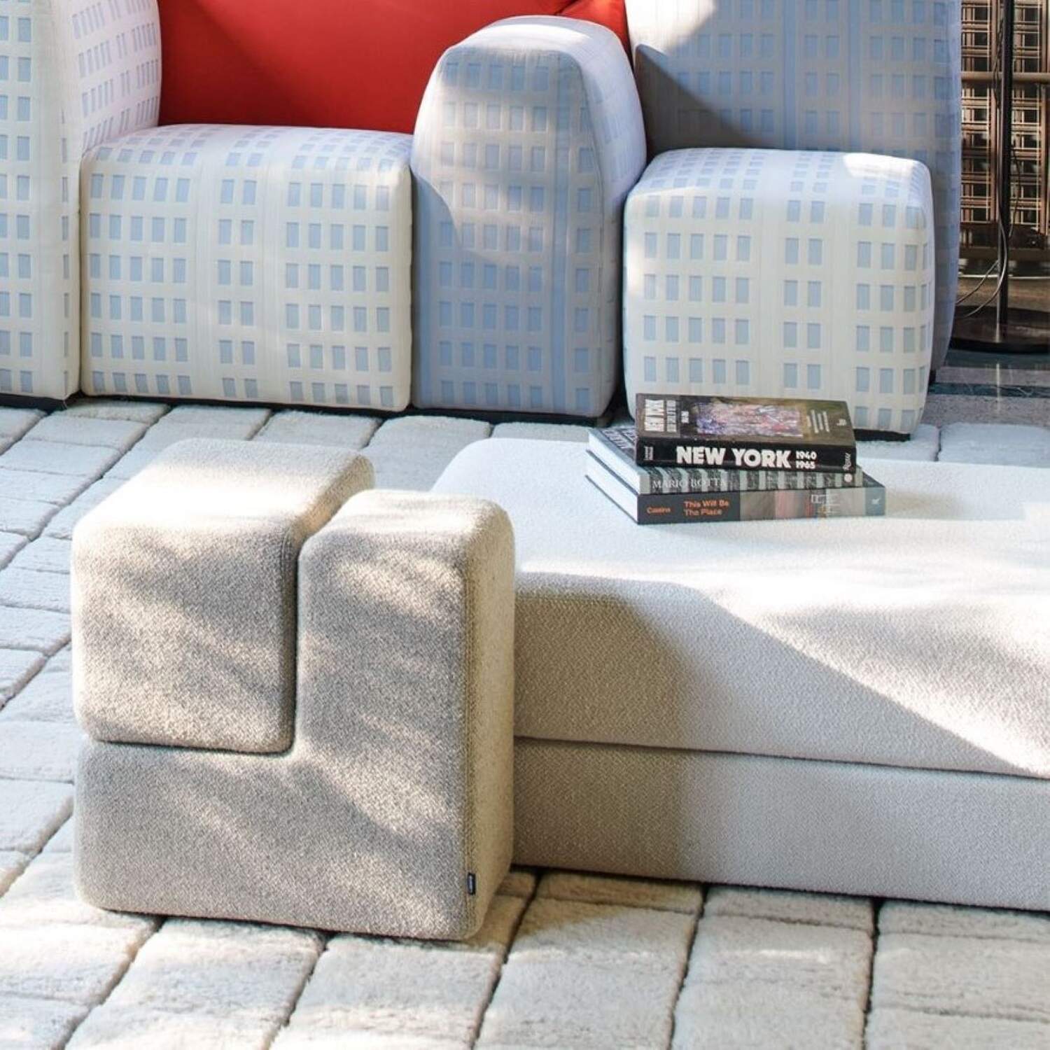 置物 Cassina Soft Corners ottoman: soft blocks | L. F. Tangelder | Cassina