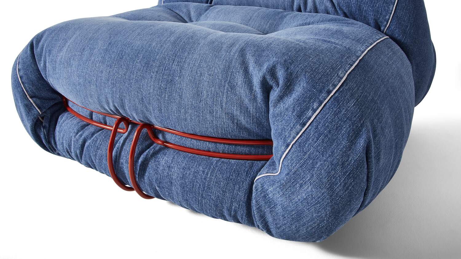 05 dettagli 944 soriana armchair