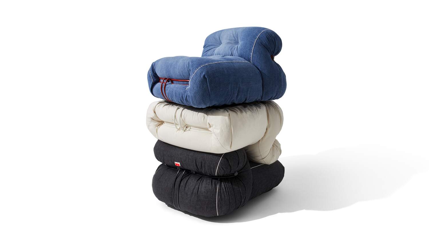 16 dettagli 944 soriana armchair