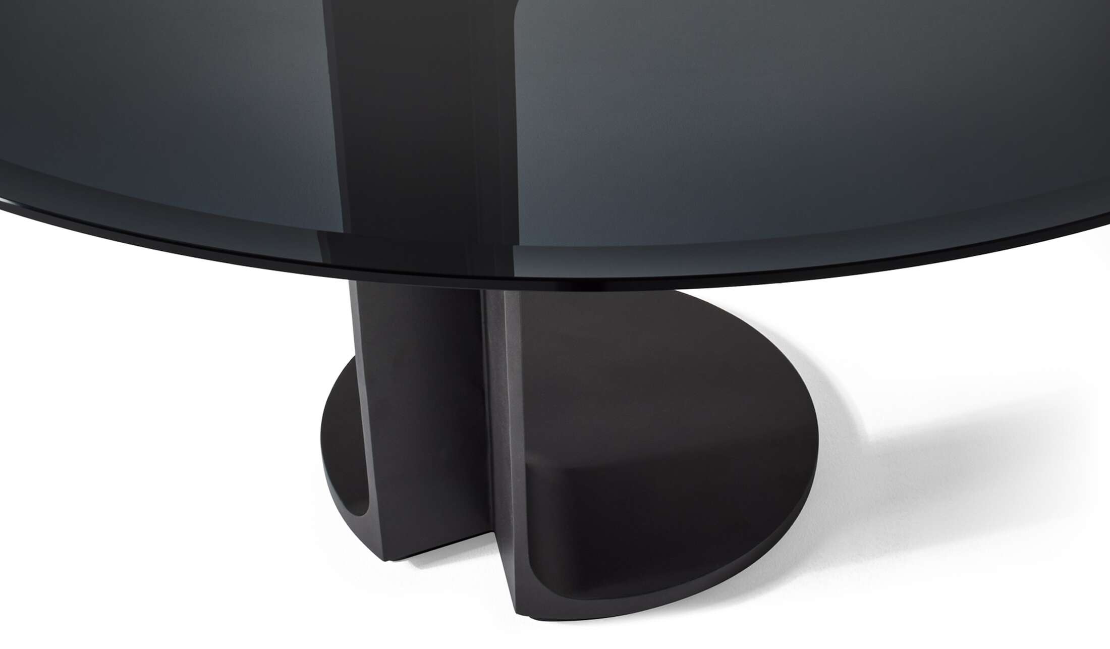 TL59 Round Table - Design by Afra and Tobia Scarpa - Cassina
