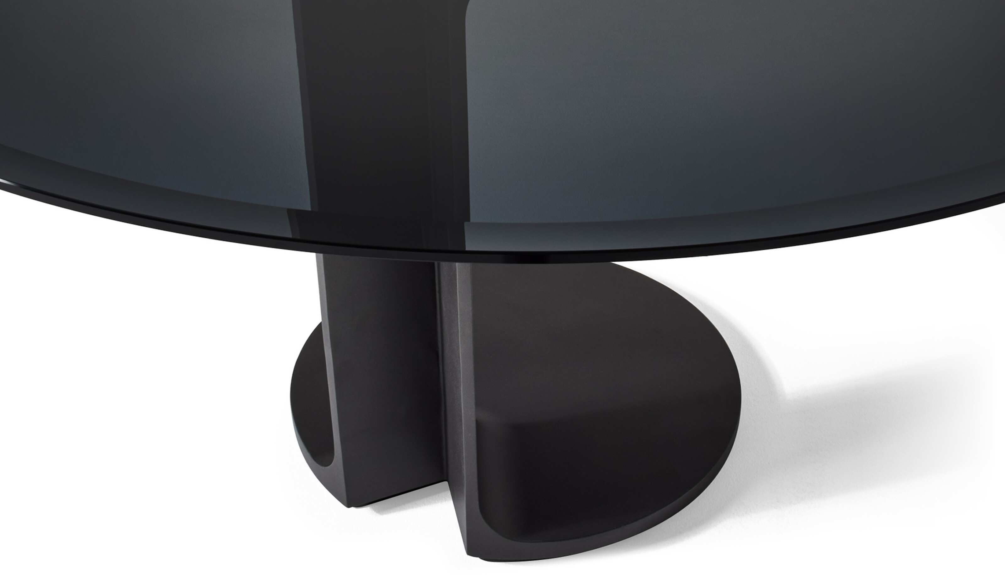 TL59 Round Table - Design by Afra and Tobia Scarpa - Cassina