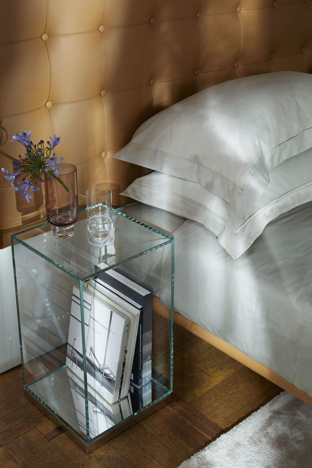 Volage Glass bedside table by Philippe Starck | Cassina